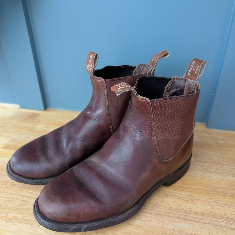 R.M. Williams Brown Leather Chelsea boots, Size 9